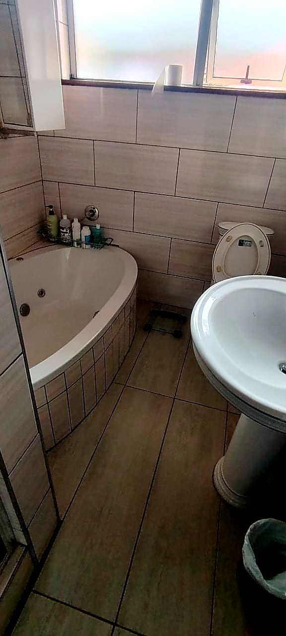 14 Bedroom Property for Sale in Amalinda Eastern Cape